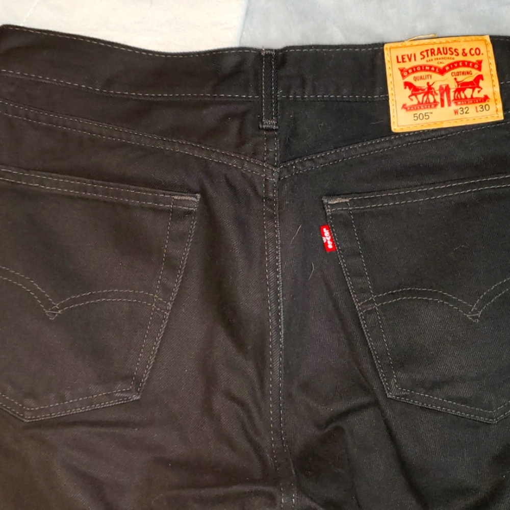 Mens Levi's 505.  32x30. Black.  New without tags.